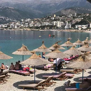 Emily's , Himare Albanië